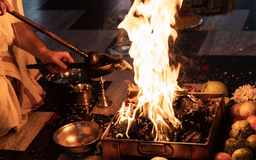 Vashikaran Puja to attract the person you love or desire